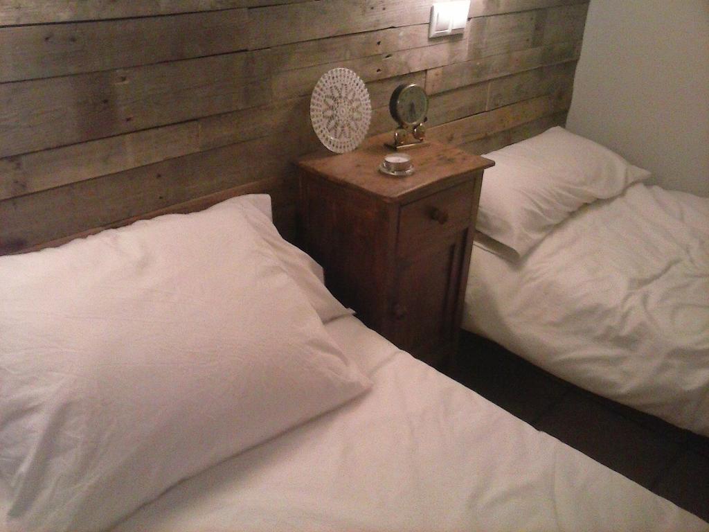 Hostal Royuela ภายนอก รูปภาพ